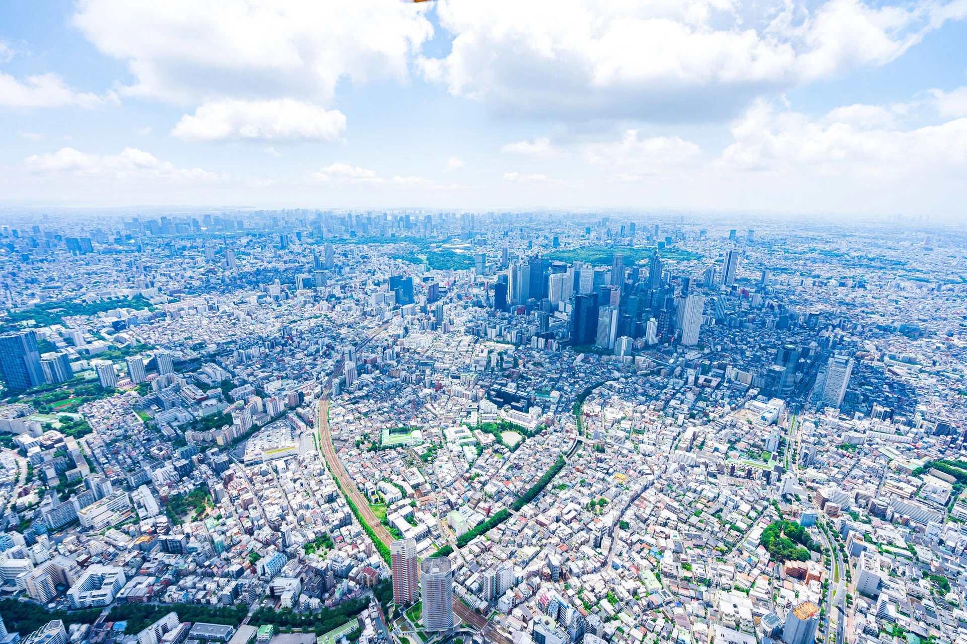 pixta_83971156_M